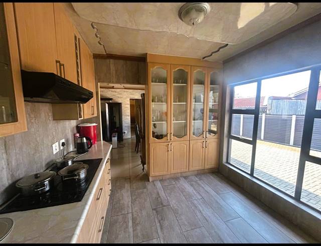 4 BEDROOM HOUSE FOR SALE IN STEEL PARK